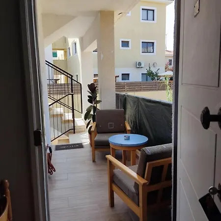 Vicky * Paralimni