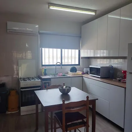 Vicky Apartment Paralimni