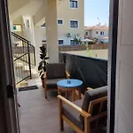 Vicky Apartman Paralímni